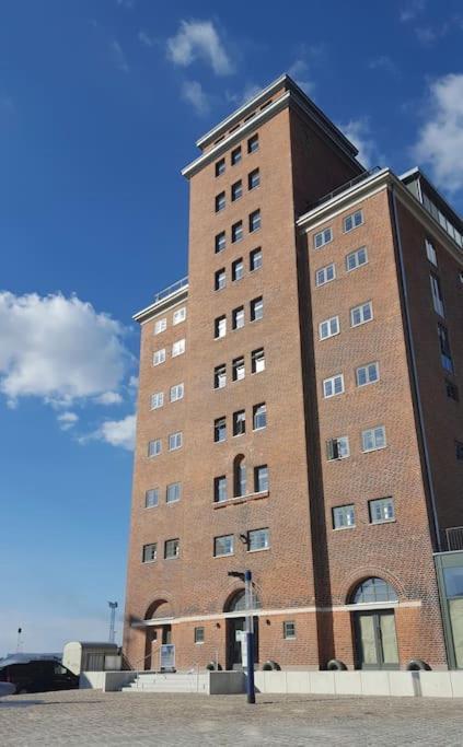 Ohlerich Speicher - Schlafen Im Hafen Вісмар Екстер'єр фото